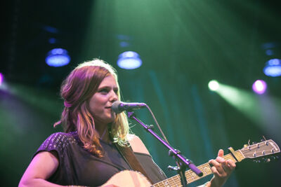 Maaike Ouboter @ Paaspop 2014, picture 10, photographed by Dorien Goetschalckx - FrontView Magazine