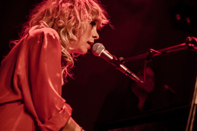Jacqueline Govaert @ 013, foto 8, foto's door Dorien Goetschalckx - FrontView Magazine