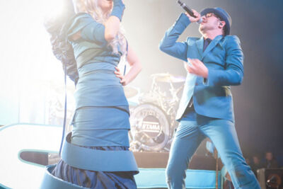 Les Truttes @ festival aan zee Depanne, picture 23, photographed by Devid Camerlynck - FrontView Magazine