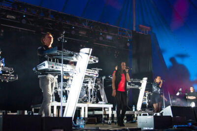 Milk Inc. @ festival aan zee Depanne, picture 14, photographed by Devid Camerlynck - FrontView Magazine