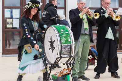 Murgafanfare Agrum & Straatanimatie @ festival aan zee De Panne, foto 33, foto's door Guy Danneels - FrontView Magazine
