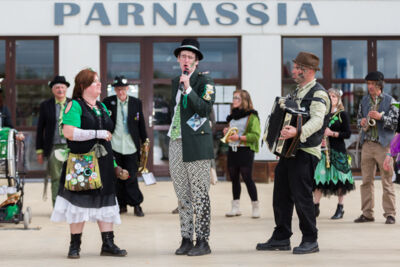 Murgafanfare Agrum & Straatanimatie @ festival aan zee De Panne, foto 45, foto's door Guy Danneels - FrontView Magazine