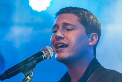 Cris Cab Live in The Qube, picture 3, photographed by Jonas Wallecan - FrontView Magazine