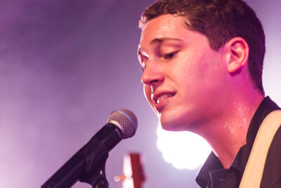 Cris Cab Live in The Qube, picture 8, photographed by Jonas Wallecan - FrontView Magazine