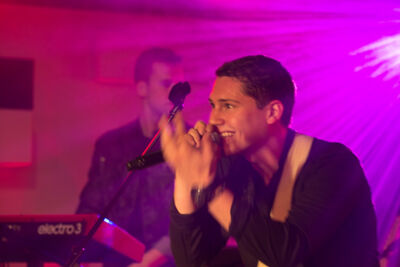 Cris Cab Live in The Qube, picture 12, photographed by Jonas Wallecan - FrontView Magazine