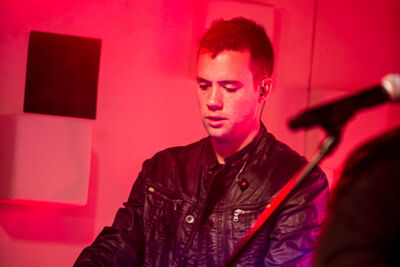Cris Cab Live in The Qube, picture 15, photographed by Jonas Wallecan - FrontView Magazine