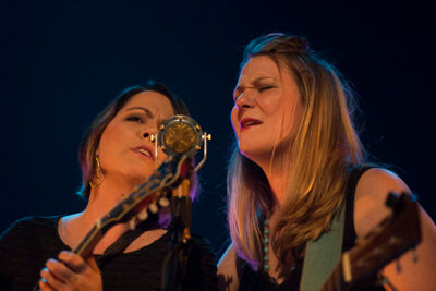 Della Mae @ De Roma, picture 7, photographed by Steven Stausens - FrontView Magazine