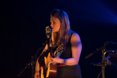 Della Mae @ De Roma, picture 15, photographed by Steven Stausens - FrontView Magazine