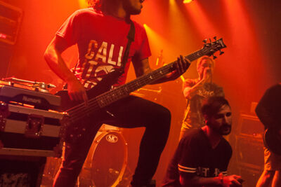 Issues @ Ancienne Belgique, picture 2, photographed by Dorien Goetschalckx - FrontView Magazine
