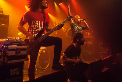 Issues @ Ancienne Belgique, picture 3, photographed by Dorien Goetschalckx - FrontView Magazine