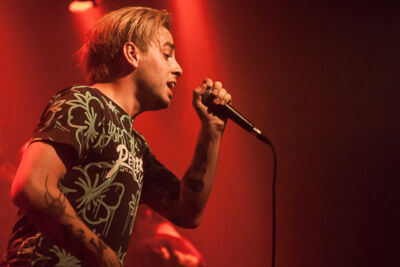 Issues @ Ancienne Belgique, picture 4, photographed by Dorien Goetschalckx - FrontView Magazine