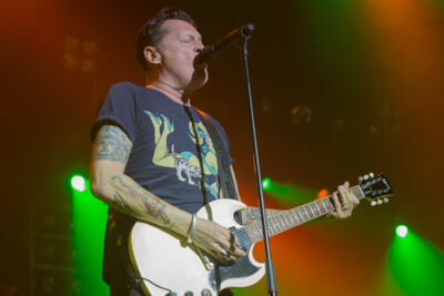 Golden Earring @ 013 Tilburg, picture 4, photographed by FrontView Magazine