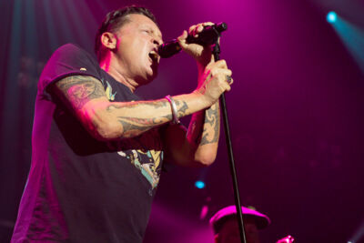 Golden Earring @ 013 Tilburg, picture 18, photographed by FrontView Magazine