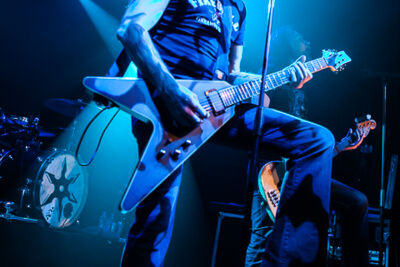 Mustasch @ 013, picture 4, photographed by Dorien Goetschalckx - FrontView Magazine