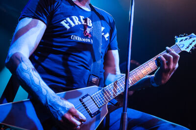 Mustasch @ 013, picture 6, photographed by Dorien Goetschalckx - FrontView Magazine