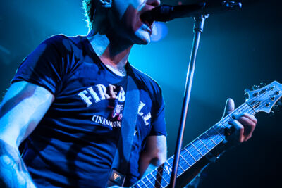 Mustasch @ 013, picture 8, photographed by Dorien Goetschalckx - FrontView Magazine