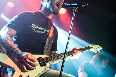 Mustasch @ 013, picture 11, photographed by Dorien Goetschalckx - FrontView Magazine