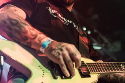 Mustasch @ 013, picture 16, photographed by Dorien Goetschalckx - FrontView Magazine