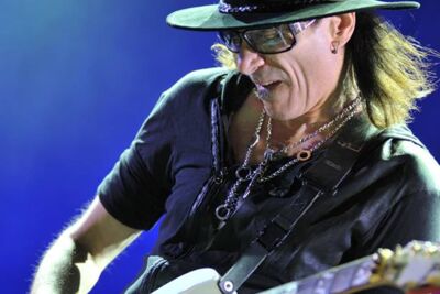 STeve Vai Markant XL, picture 6, photographed by Gunther Moens - FrontView Magazine