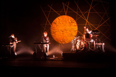 SX @ vredesfeesten Ieper Perron, picture 1, photographed by Devid Camerlynck - FrontView Magazine