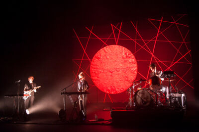 SX @ vredesfeesten Ieper Perron, picture 5, photographed by Devid Camerlynck - FrontView Magazine