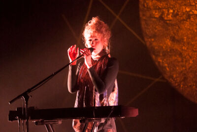 SX @ vredesfeesten Ieper Perron, picture 9, photographed by Devid Camerlynck - FrontView Magazine