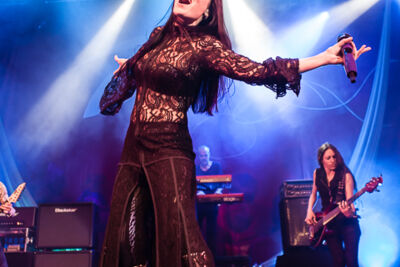 tarja @ Effenaar, picture 7, photographed by Dorien Goetschalckx - FrontView Magazine