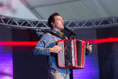 Matthias Lens @ Wortegemsen Feesten, picture 4, photographed by Guy Danneels - FrontView Magazine