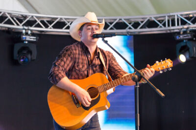 Robby Longo @ Wortegemsen Feesten, picture 1, photographed by Guy Danneels - FrontView Magazine