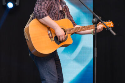 Robby Longo @ Wortegemsen Feesten, picture 2, photographed by Guy Danneels - FrontView Magazine