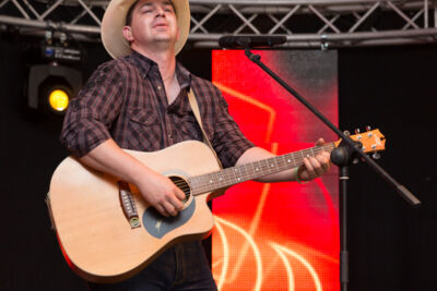 Robby Longo @ Wortegemsen Feesten, picture 4, photographed by Guy Danneels - FrontView Magazine
