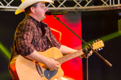 Robby Longo @ Wortegemsen Feesten, picture 7, photographed by Guy Danneels - FrontView Magazine