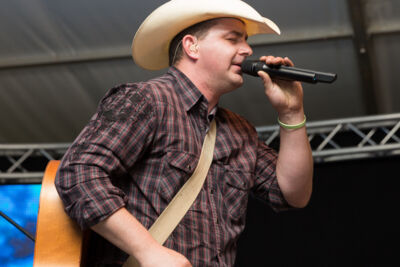 Robby Longo @ Wortegemsen Feesten, picture 10, photographed by Guy Danneels - FrontView Magazine