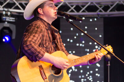 Robby Longo @ Wortegemsen Feesten, picture 20, photographed by Guy Danneels - FrontView Magazine