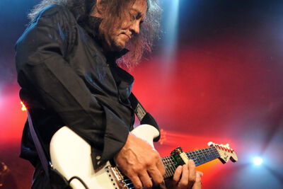 Jake E Lee's Red Dragon Cartel @ Maastricht, picture 10, photographed by Paul Nouwen - FrontView Magazine