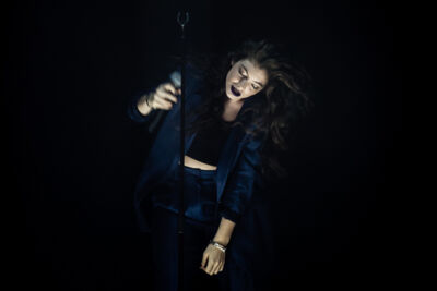 Lorde @ Tivoli, picture 6, photographed by Dorien Goetschalckx - FrontView Magazine