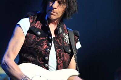 Jeff Beck Ancienne Belgique, picture 5, photographed by Gunther Moens - FrontView Magazine