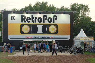 Simple Minds @ Retropop 2014, picture 3, photographed by Peter Minnebo - FrontView Magazine