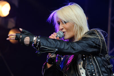 Doro @ Loaf Festival - Eupen, picture 22, photographed by Paul Nouwen - FrontView Magazine