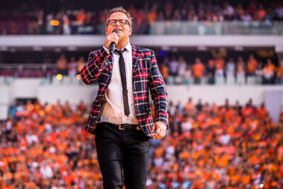 Guus Meeuwis - Groots met een zachte G @ Philips Stadion Eindhoven, foto 1, foto's door Elke Briers - FrontView Magazine