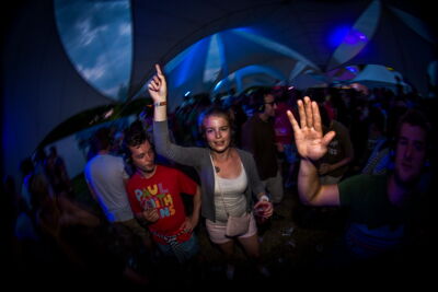Vestrock 2014 sfeer @ Hulst, picture 37, photographed by sven dullaert - FrontView Magazine