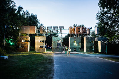 Sfeer & Publiek @ Best Kept Secret 2014, picture 54, photographed by Edwin Houdevelt - FrontView Magazine