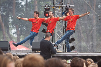 De Romeo's & Sam Gooris @ pennenzakkenrock 2014, foto 11, foto's door Carine Wouters - FrontView Magazine