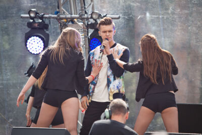 Ian Thomas @ pennenzakkenrock 2014, picture 2, photographed by Carine Wouters - FrontView Magazine