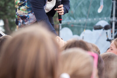 Ian Thomas @ pennenzakkenrock 2014, picture 23, photographed by Carine Wouters - FrontView Magazine