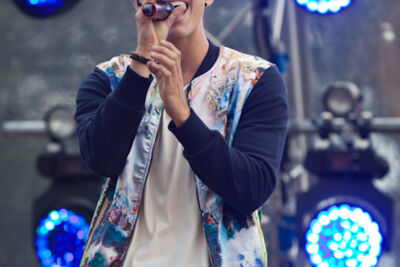 Ian Thomas @ pennenzakkenrock 2014, picture 25, photographed by Carine Wouters - FrontView Magazine