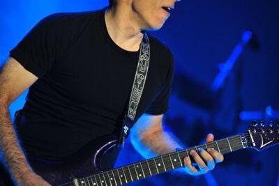 Joe Satriani @ OLT Rivierenhof, picture 5, photographed by Gunther Moens - FrontView Magazine