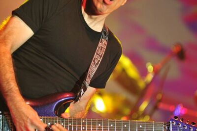 Joe Satriani @ OLT Rivierenhof, picture 9, photographed by Gunther Moens - FrontView Magazine