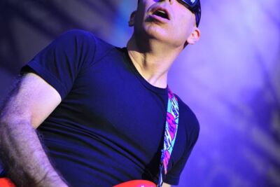 Joe Satriani @ OLT Rivierenhof, picture 12, photographed by Gunther Moens - FrontView Magazine
