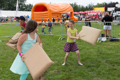 Sfeer, Randanimatie & Publieksfoto's @ Popeiland 2014, foto 61, foto's door Guy Danneels - FrontView Magazine
